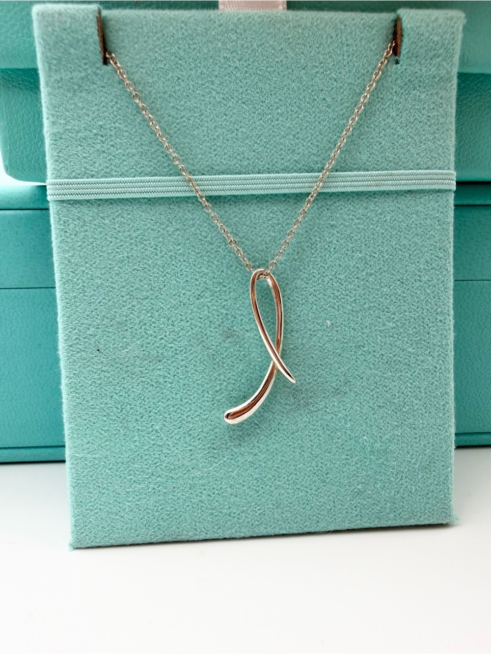 Tiffany & Co 16” letter L peretti necklace in sterling silver
